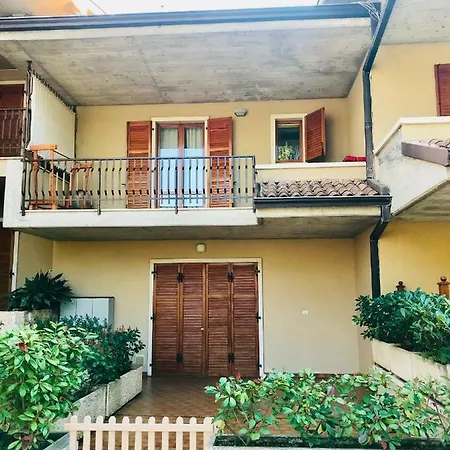 Anna Apartment *